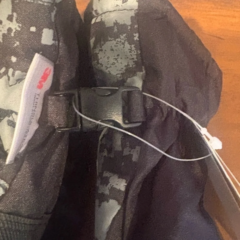 NWT 3M Thinsulate Waterproof Skeleton Ski Gloves Size 4-7